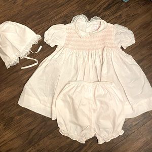 Boutique Petit Ami smocked dress size 3 months 💗